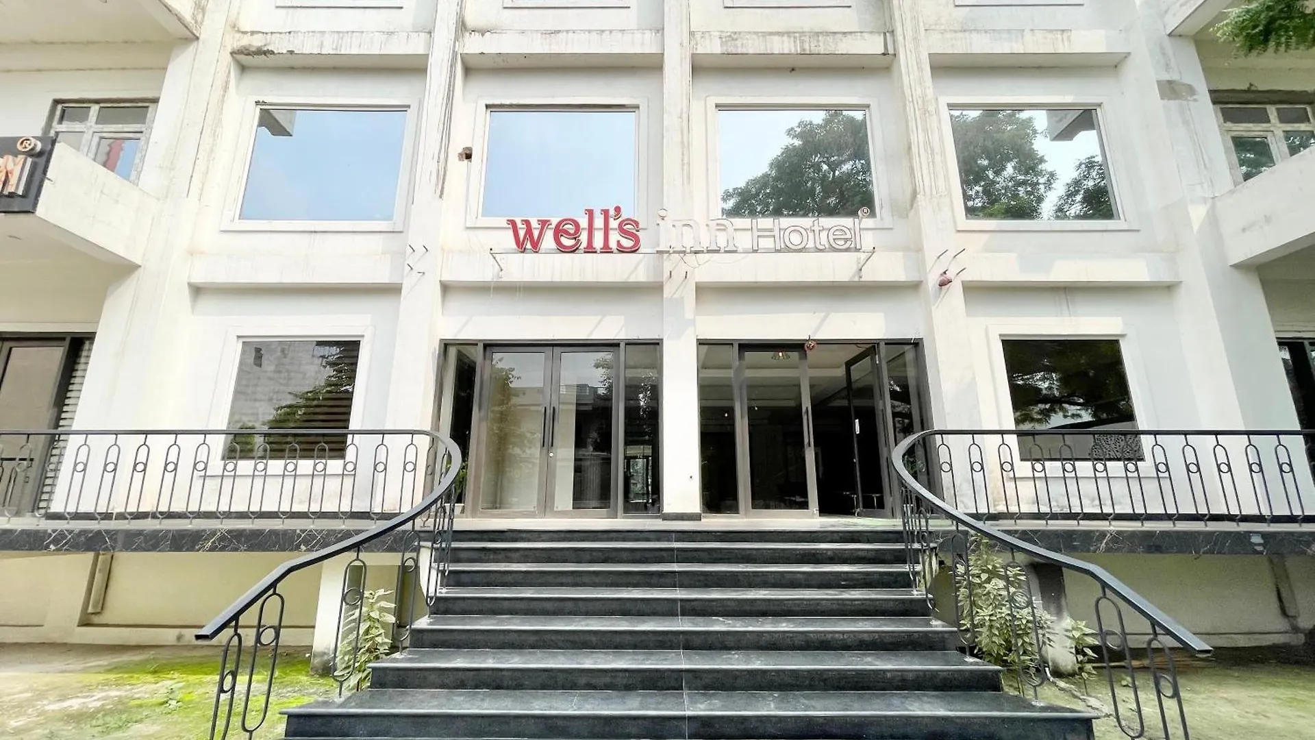 Hotel Well Inn ! Varanasi Fully Air-Conditioned Hotel With Lift-Wifi- Parking Availability, Near Kashi Vishwanath Temple, And Ganga Ghat