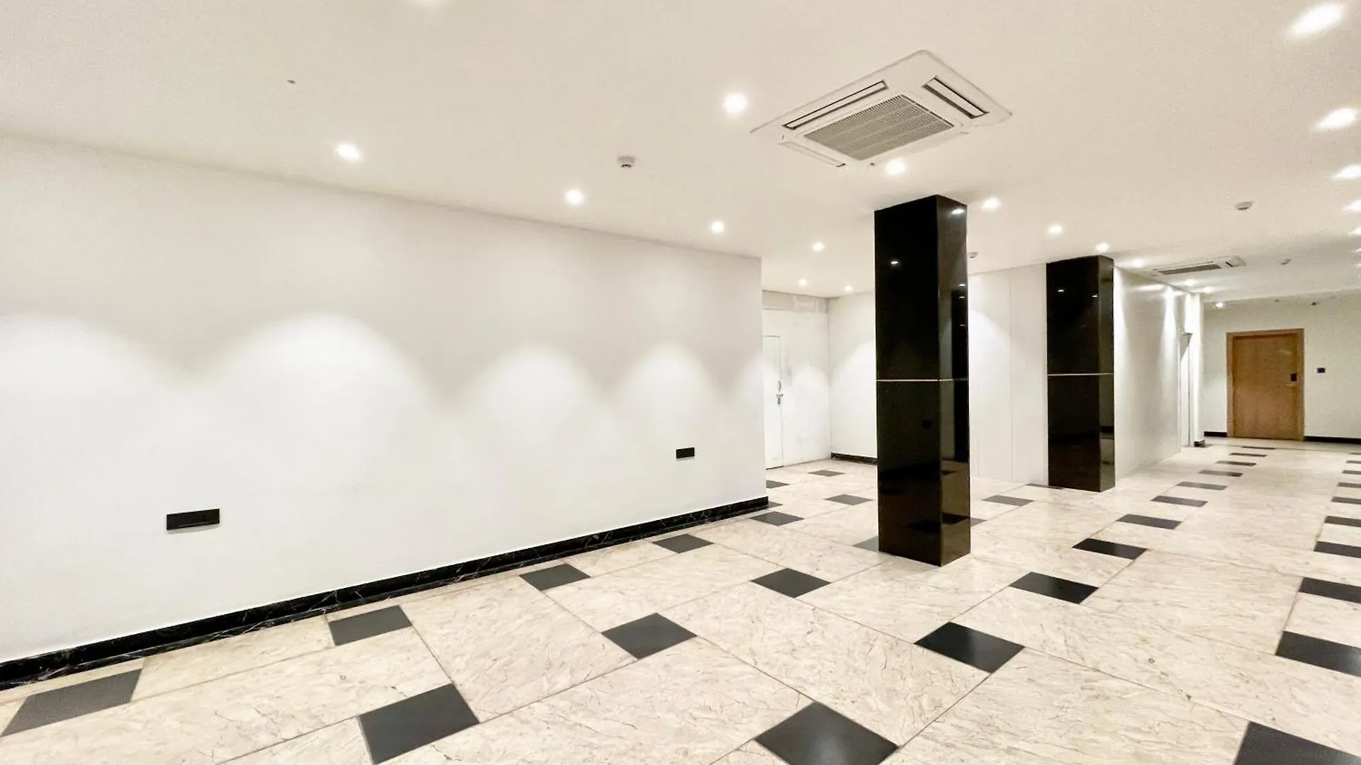 Hotel Well Inn ! Varanasi Fully Air-Conditioned Hotel With Lift-Wifi- Parking Availability, Near Kashi Vishwanath Temple, And Ganga Ghat