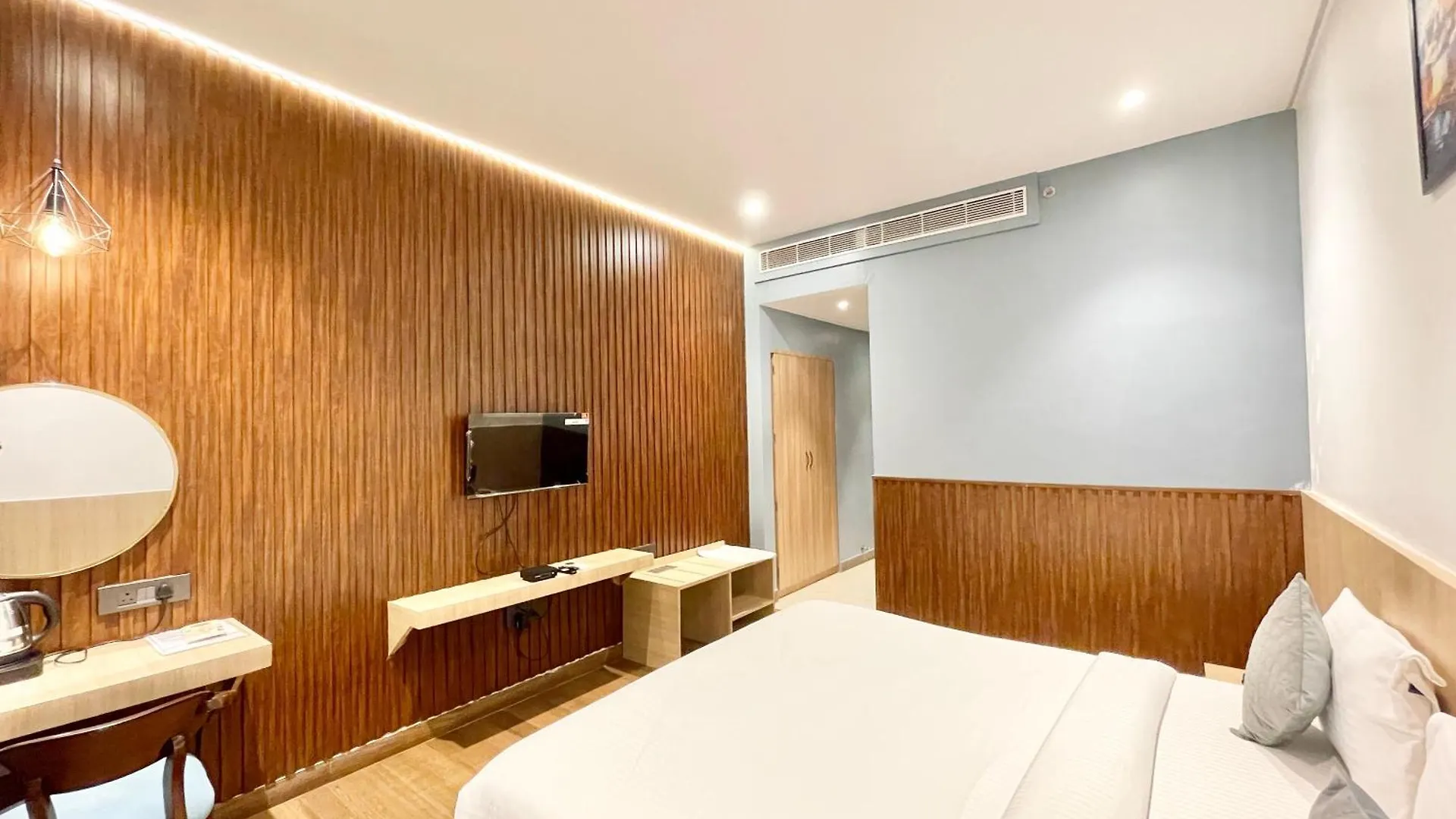 Hotel Well Inn ! Varanasi Fully Air-Conditioned Hotel With Lift-Wifi- Parking Availability, Near Kashi Vishwanath Temple, And Ganga Ghat 4*,  India